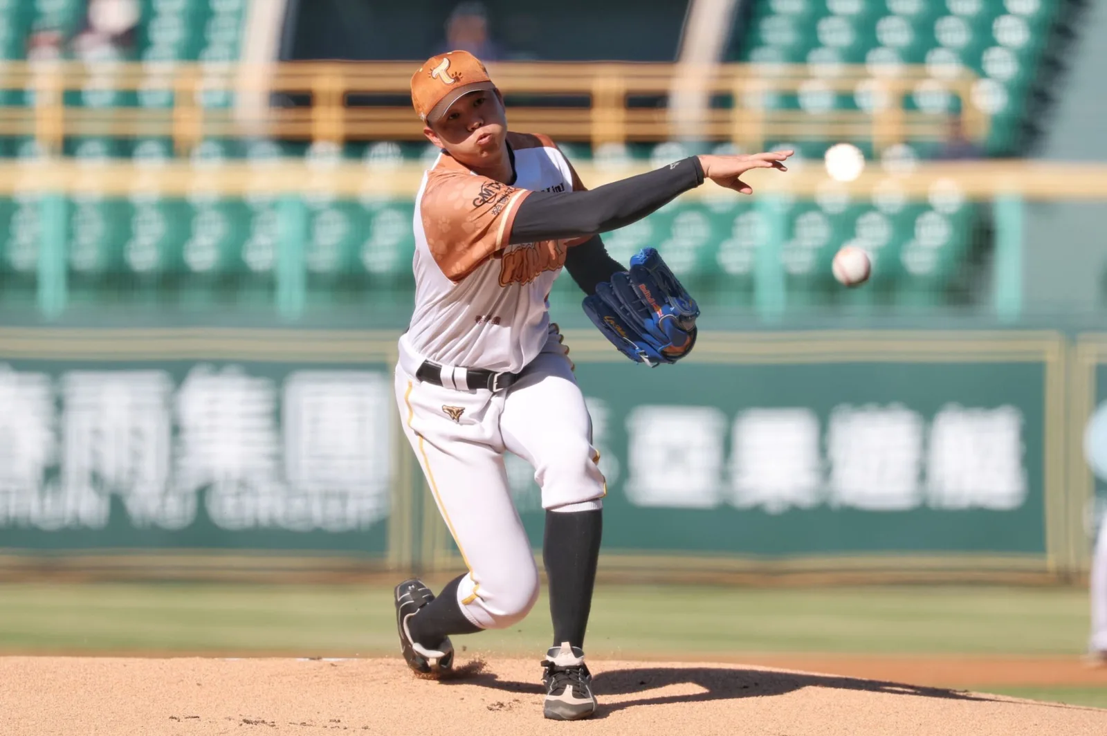 黃子鵬連22局無失分創生涯新高 台鋼雄鷹牛棚失守遭味全龍逆轉