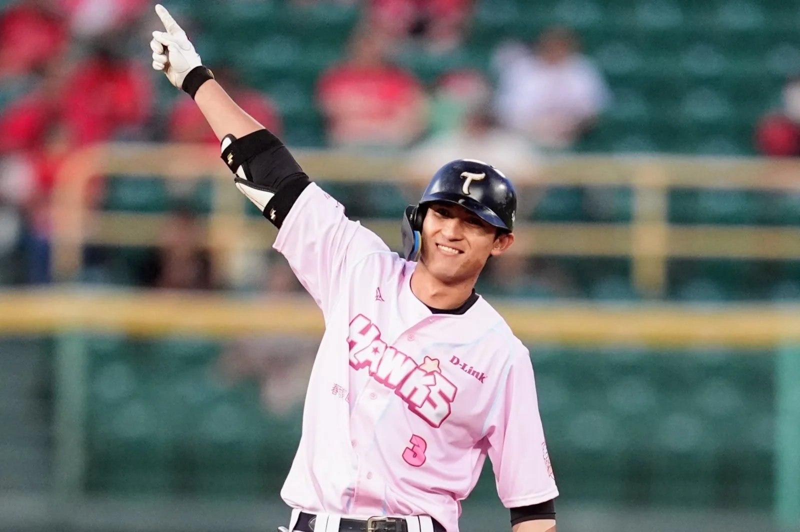 台鋼雄鷹逆轉味全龍奪勝 陳文杰關鍵二壘打助隊4比2收下勝利